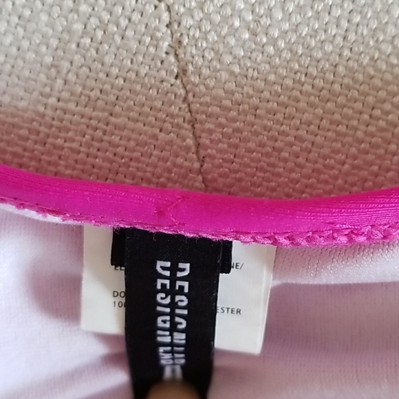 Bikini - Picture 5 of 8